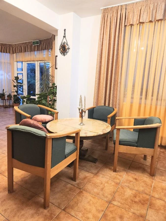 Felsőszombatfalva Szállás | Panzió (K1528-8) A kép szerzői jogvédelem alatt állhat. Javasolt a kapcsolatfelvétel a jog tulajdonossal. Felsőszombatfalva Szállás | Panzió (K1528-8) A kép szerzői jogvédelem alatt állhat. Javasolt a kapcsolatfelvétel a jog tulajdonossal.