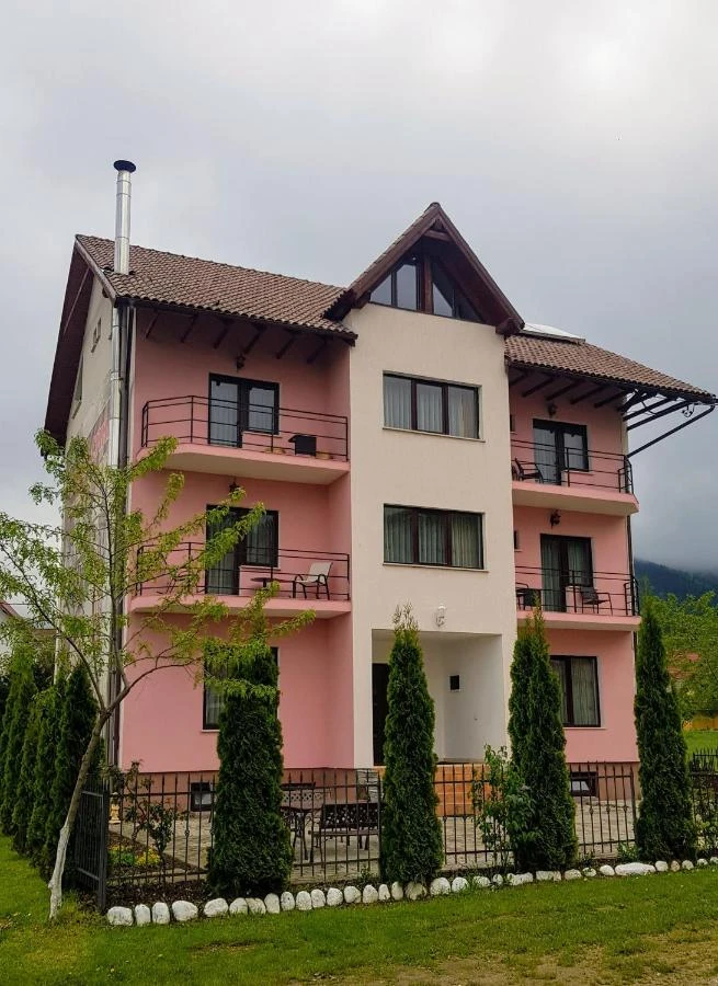 Felsőszombatfalva Szállás | Motel (K1528-52) A kép szerzői jogvédelem alatt állhat. Javasolt a kapcsolatfelvétel a jog tulajdonossal.