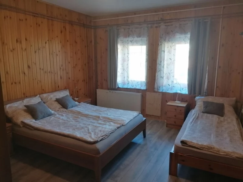 Bogács Szállás | Vendégház (K1163-23) A kép szerzői jogvédelem alatt állhat. Javasolt a kapcsolatfelvétel a jog tulajdonossal. Bogács Szállás | Vendégház (K1163-23) A kép szerzői jogvédelem alatt állhat. Javasolt a kapcsolatfelvétel a jog tulajdonossal.