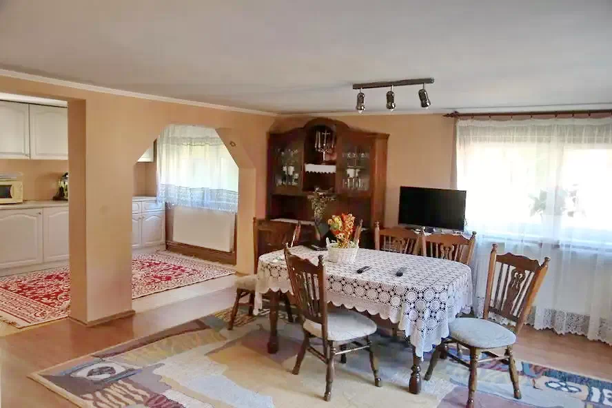 Lupeni Cazare | Hotel**** (K0843-2) Imaginea poate fi supusă drepturilor de autor. Se recomandă contactarea titularului drepturilor.