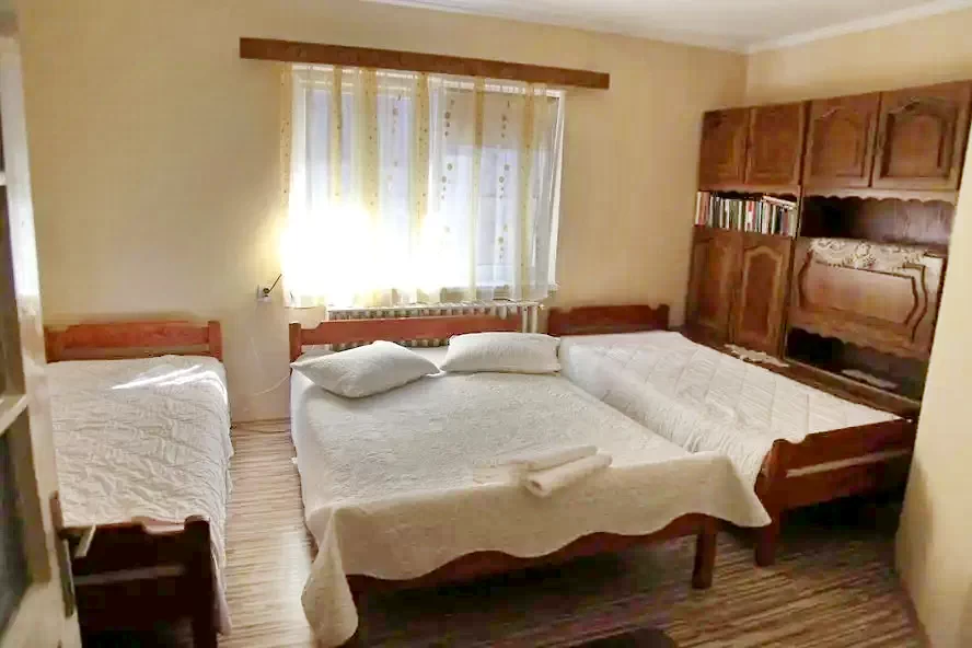 Lupeni Cazare | Hotel**** (K0843-22) Imaginea poate fi supusă drepturilor de autor. Se recomandă contactarea titularului drepturilor.