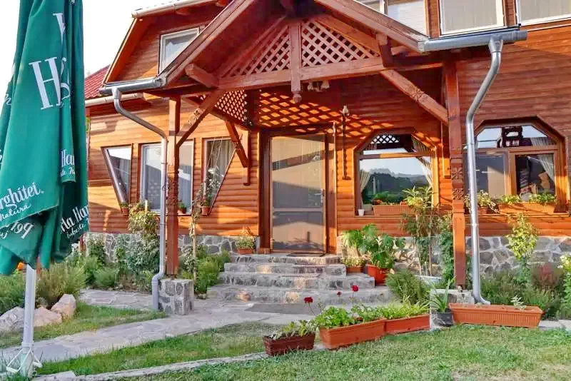 Brădești Cazare | Motel (K1259-6) Imaginea poate fi supusă drepturilor de autor. Se recomandă contactarea titularului drepturilor.