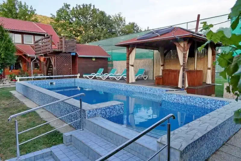 Brădești Cazare | Motel (K1259-28) Imaginea poate fi supusă drepturilor de autor. Se recomandă contactarea titularului drepturilor.