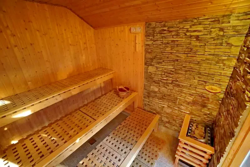 Brădești Cazare | Motel (K1259-33) Imaginea poate fi supusă drepturilor de autor. Se recomandă contactarea titularului drepturilor.