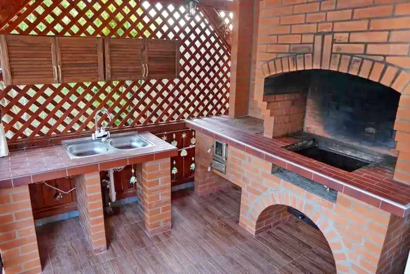 Brădești Cazare | Motel (K1259-39) Imaginea poate fi supusă drepturilor de autor. Se recomandă contactarea titularului drepturilor.