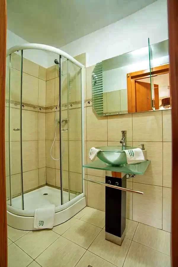 Lunca de Jos Cazare | Motel (K1110-15) Imaginea poate fi supusă drepturilor de autor. Se recomandă contactarea titularului drepturilor.