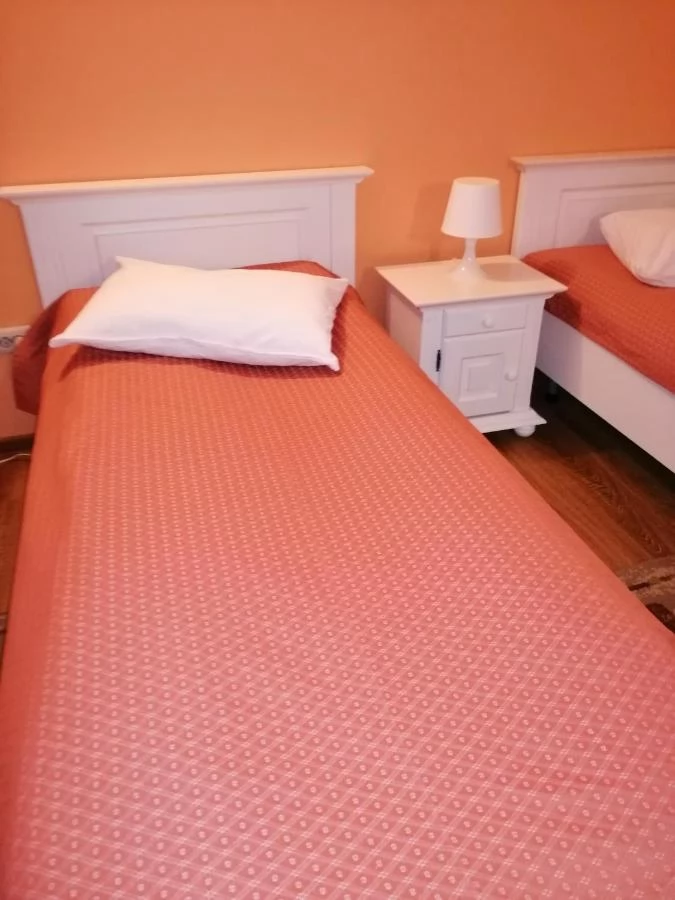 Karánsebes Szállás | Motel (K1457-15) A kép szerzői jogvédelem alatt állhat. Javasolt a kapcsolatfelvétel a jog tulajdonossal.