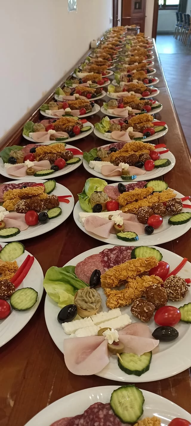 Caransebeș Cazare | Motel (K1457-21) Imaginea poate fi supusă drepturilor de autor. Se recomandă contactarea titularului drepturilor.