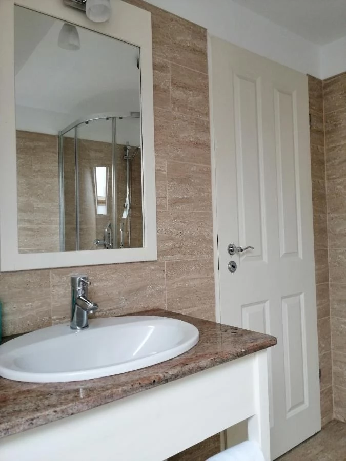 Karánsebes Szállás | Motel (K1457-30) A kép szerzői jogvédelem alatt állhat. Javasolt a kapcsolatfelvétel a jog tulajdonossal.