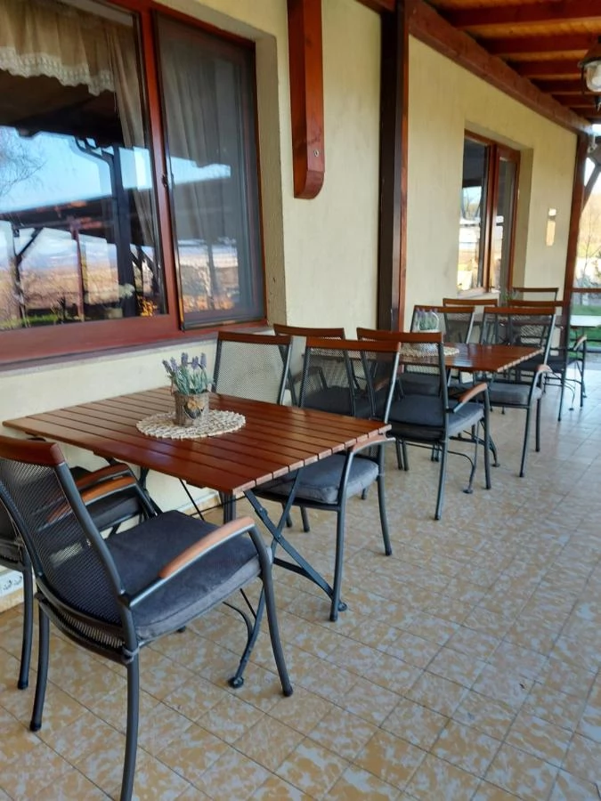 Caransebeș Cazare | Motel (K1457-36) Imaginea poate fi supusă drepturilor de autor. Se recomandă contactarea titularului drepturilor.