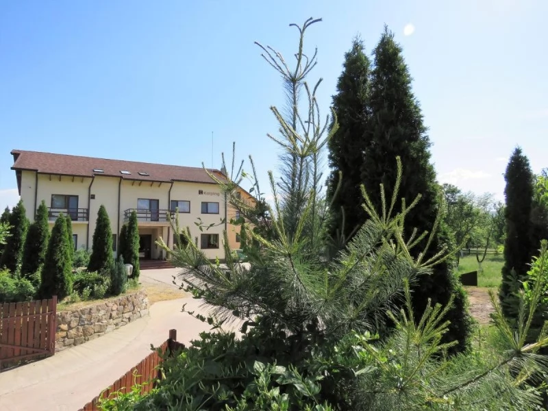 Caransebeș Cazare | Motel (K1457-68) Imaginea poate fi supusă drepturilor de autor. Se recomandă contactarea titularului drepturilor.