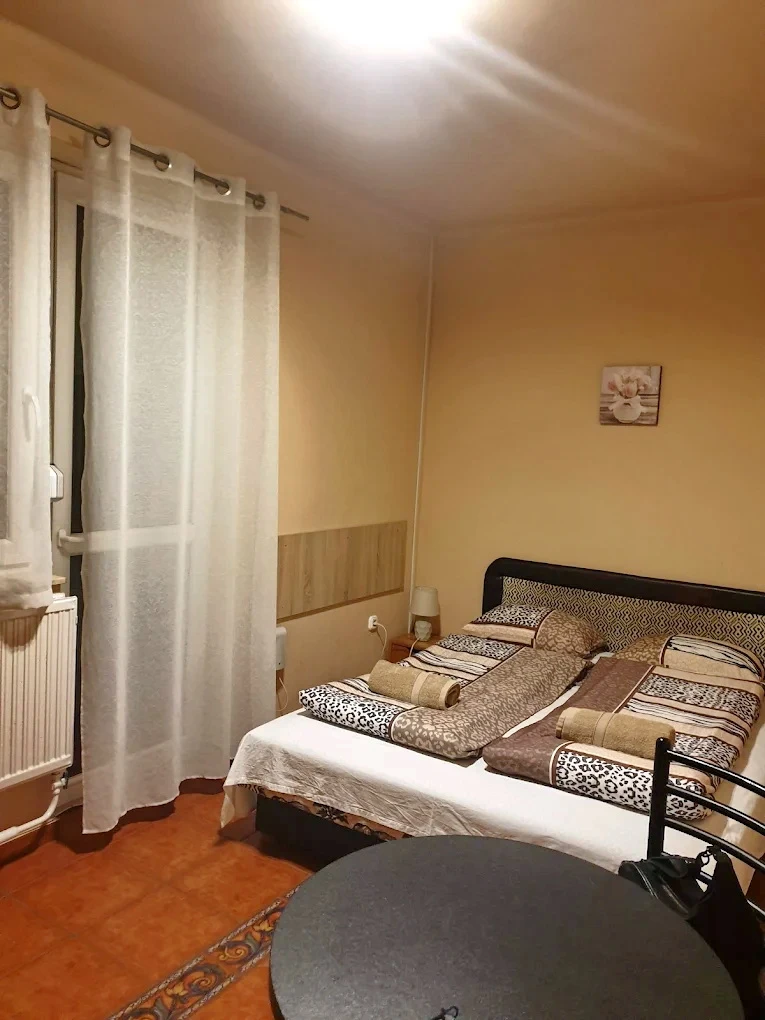 Debrecen Szállás | Vendégház (K0776-5) A kép szerzői jogvédelem alatt állhat. Javasolt a kapcsolatfelvétel a jog tulajdonossal.