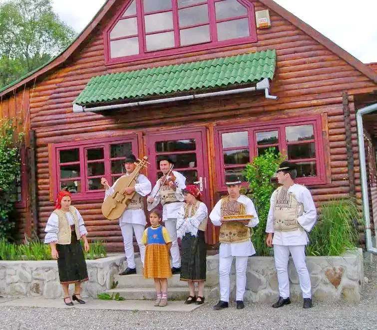 Gyimesbükk Szállás | Motel (K1088-16) A kép szerzői jogvédelem alatt állhat. Javasolt a kapcsolatfelvétel a jog tulajdonossal.