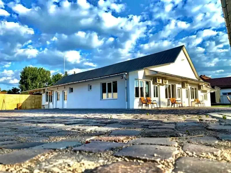 Târgu Secuiesc Cazare | Motel (K1248-1) Imaginea poate fi supusă drepturilor de autor. Se recomandă contactarea titularului drepturilor.