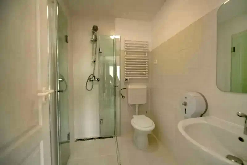 Kézdivásárhely Szállás | Motel (K1248-8) A kép szerzői jogvédelem alatt állhat. Javasolt a kapcsolatfelvétel a jog tulajdonossal.