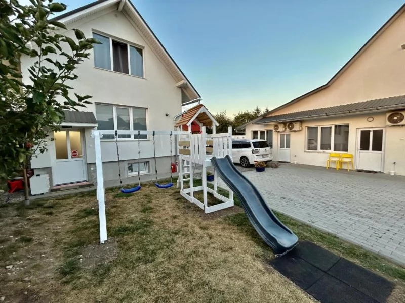 Târgu Secuiesc Cazare | Motel (K1248-46) Imaginea poate fi supusă drepturilor de autor. Se recomandă contactarea titularului drepturilor.