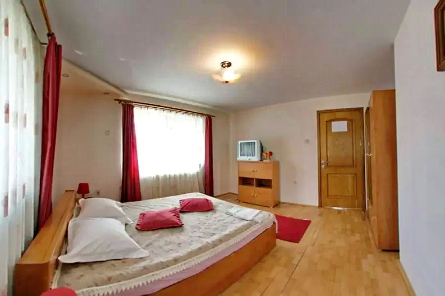 Pietreni Cazare | Motel (K0644-10) Imaginea poate fi supusă drepturilor de autor. Se recomandă contactarea titularului drepturilor.