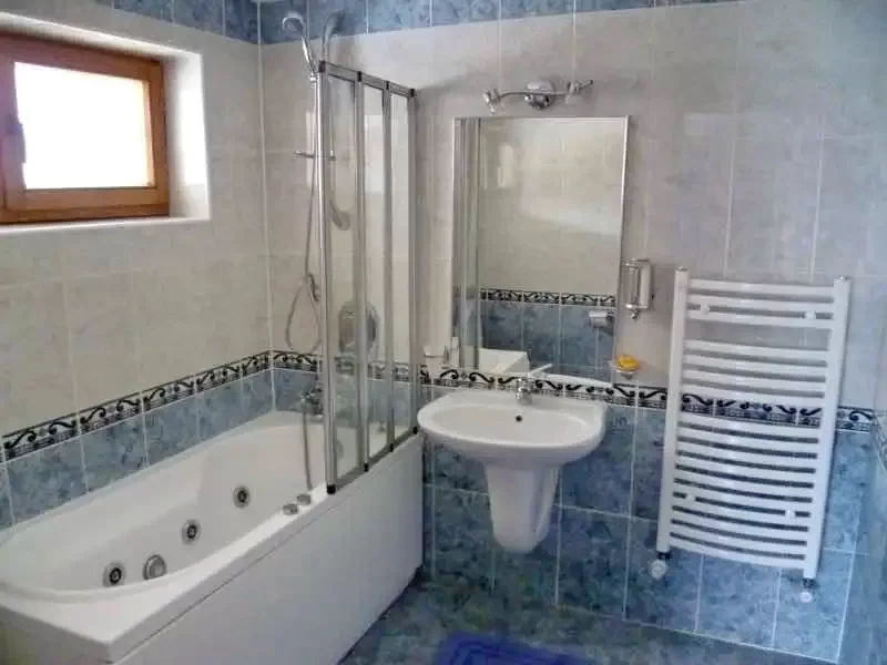 Pietreni Cazare | Motel (K0644-12) Imaginea poate fi supusă drepturilor de autor. Se recomandă contactarea titularului drepturilor.