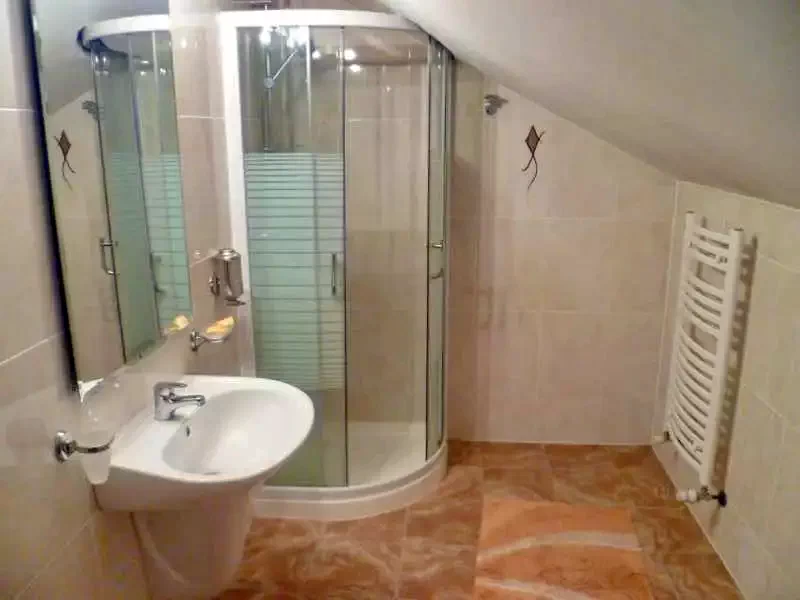 Pietreni Cazare | Motel (K0644-19) Imaginea poate fi supusă drepturilor de autor. Se recomandă contactarea titularului drepturilor.