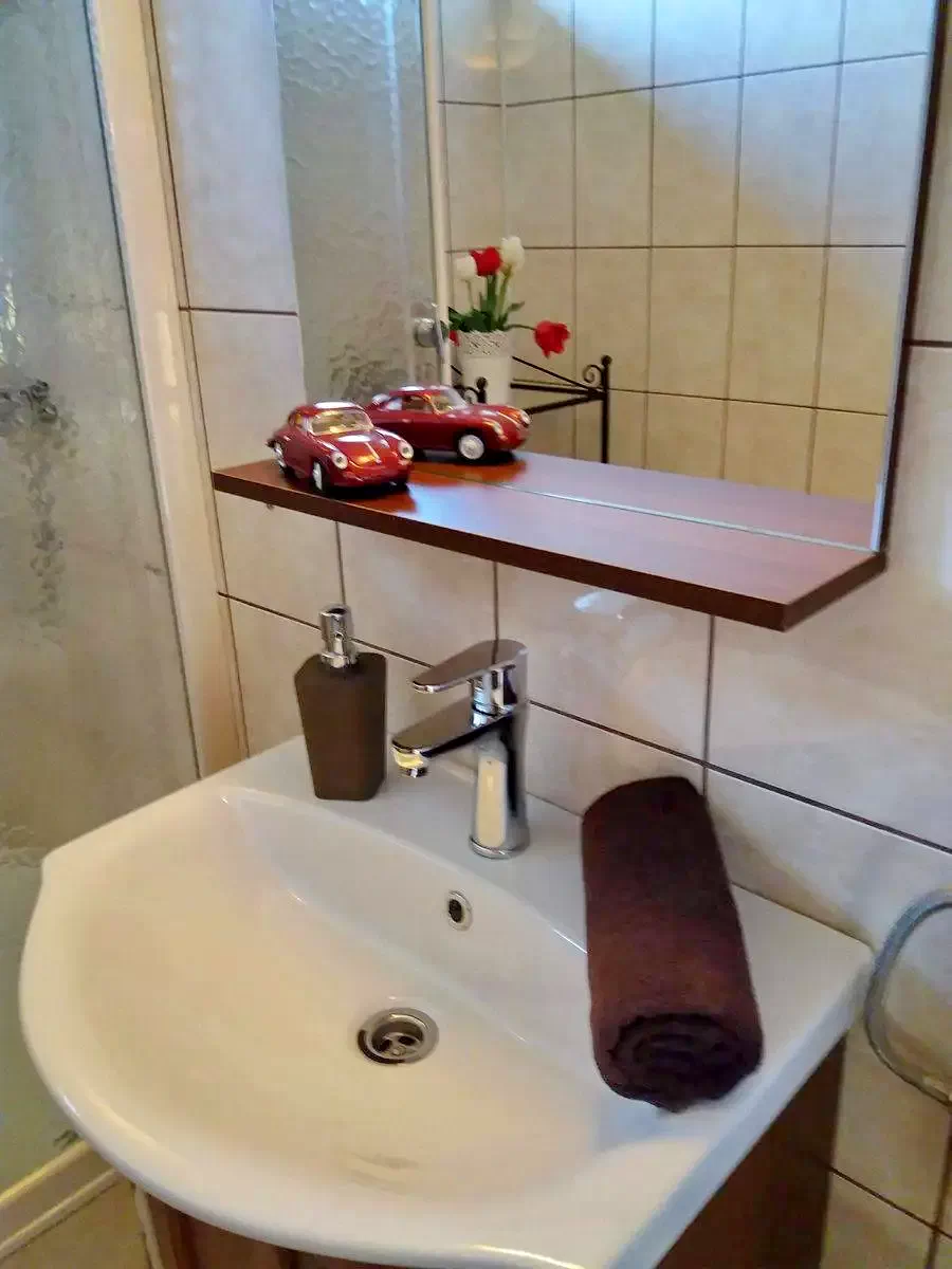 Feliceni Cazare | Motel (K0384-11) Imaginea poate fi supusă drepturilor de autor. Se recomandă contactarea titularului drepturilor.