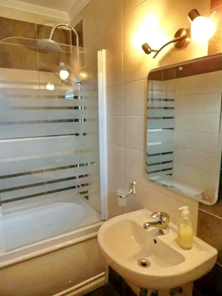 Felsőboldogfalva Szállás | Motel (K0384-13) A kép szerzői jogvédelem alatt állhat. Javasolt a kapcsolatfelvétel a jog tulajdonossal.