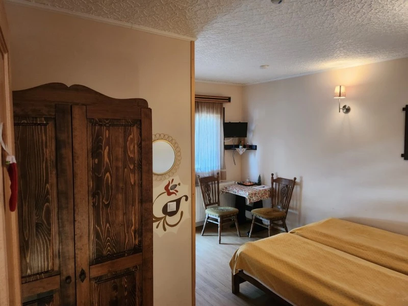 Ciumani Cazare | Motel (K1076-5) Imaginea poate fi supusă drepturilor de autor. Se recomandă contactarea titularului drepturilor.