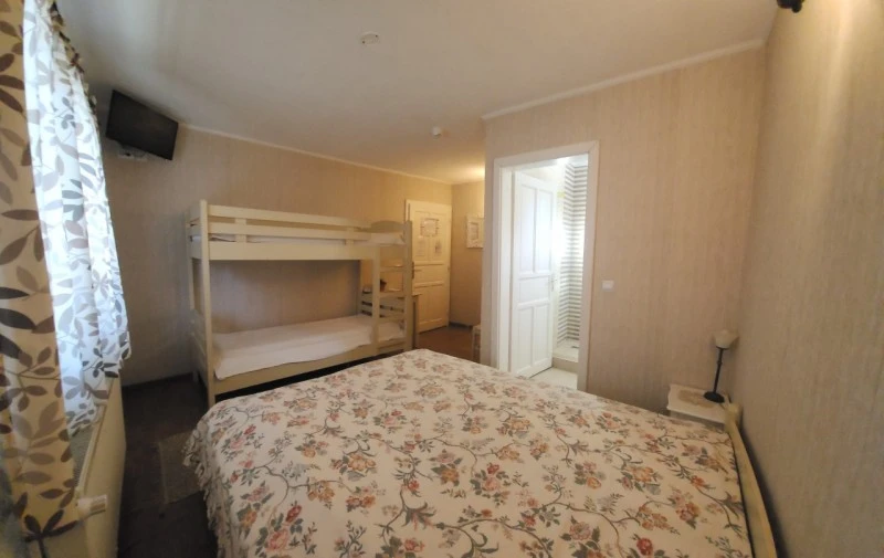 Ciumani Cazare | Motel (K1076-9) Imaginea poate fi supusă drepturilor de autor. Se recomandă contactarea titularului drepturilor.