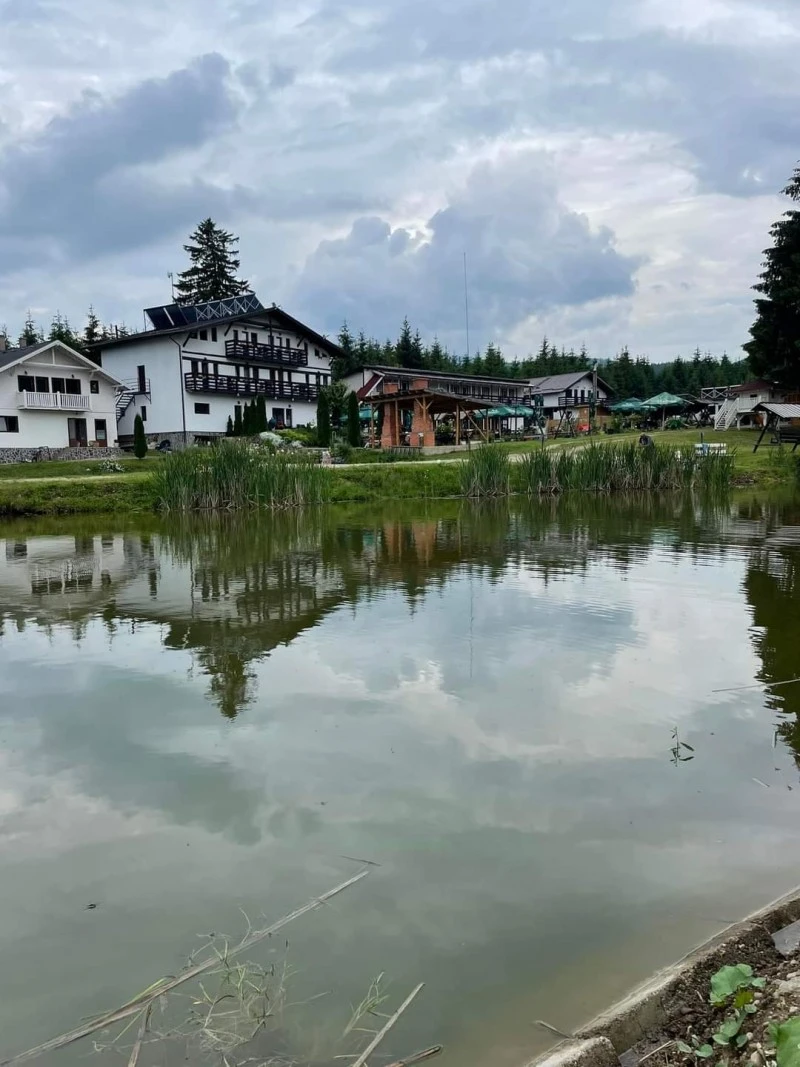 Ciumani Cazare | Motel (K1076-21) Imaginea poate fi supusă drepturilor de autor. Se recomandă contactarea titularului drepturilor.