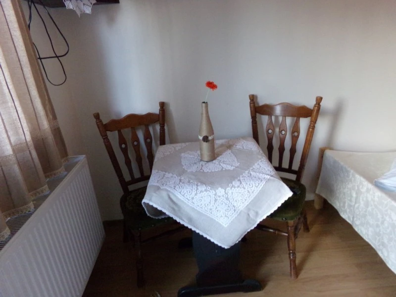 Ciumani Cazare | Motel (K1076-28) Imaginea poate fi supusă drepturilor de autor. Se recomandă contactarea titularului drepturilor.