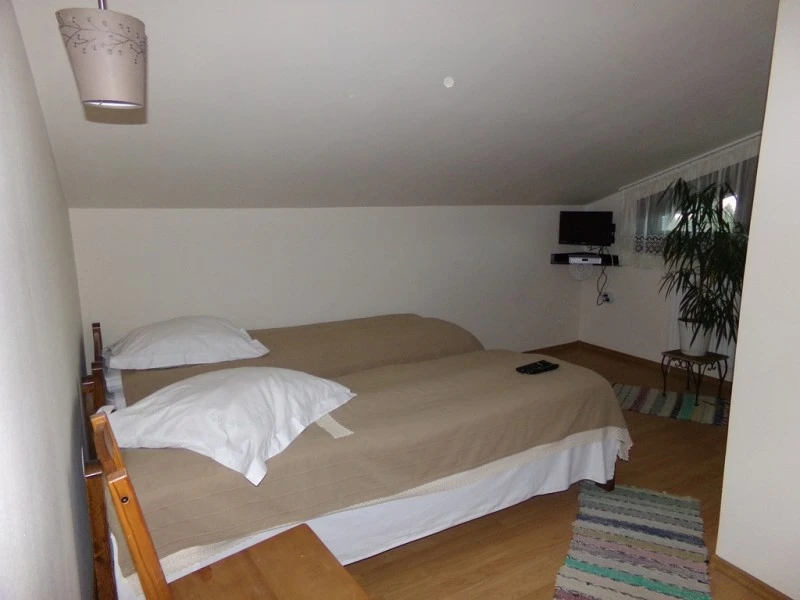 Ciumani Cazare | Motel (K1076-29) Imaginea poate fi supusă drepturilor de autor. Se recomandă contactarea titularului drepturilor.