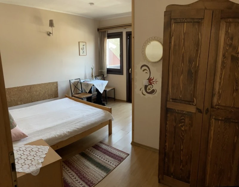 Ciumani Cazare | Motel (K1076-44) Imaginea poate fi supusă drepturilor de autor. Se recomandă contactarea titularului drepturilor.