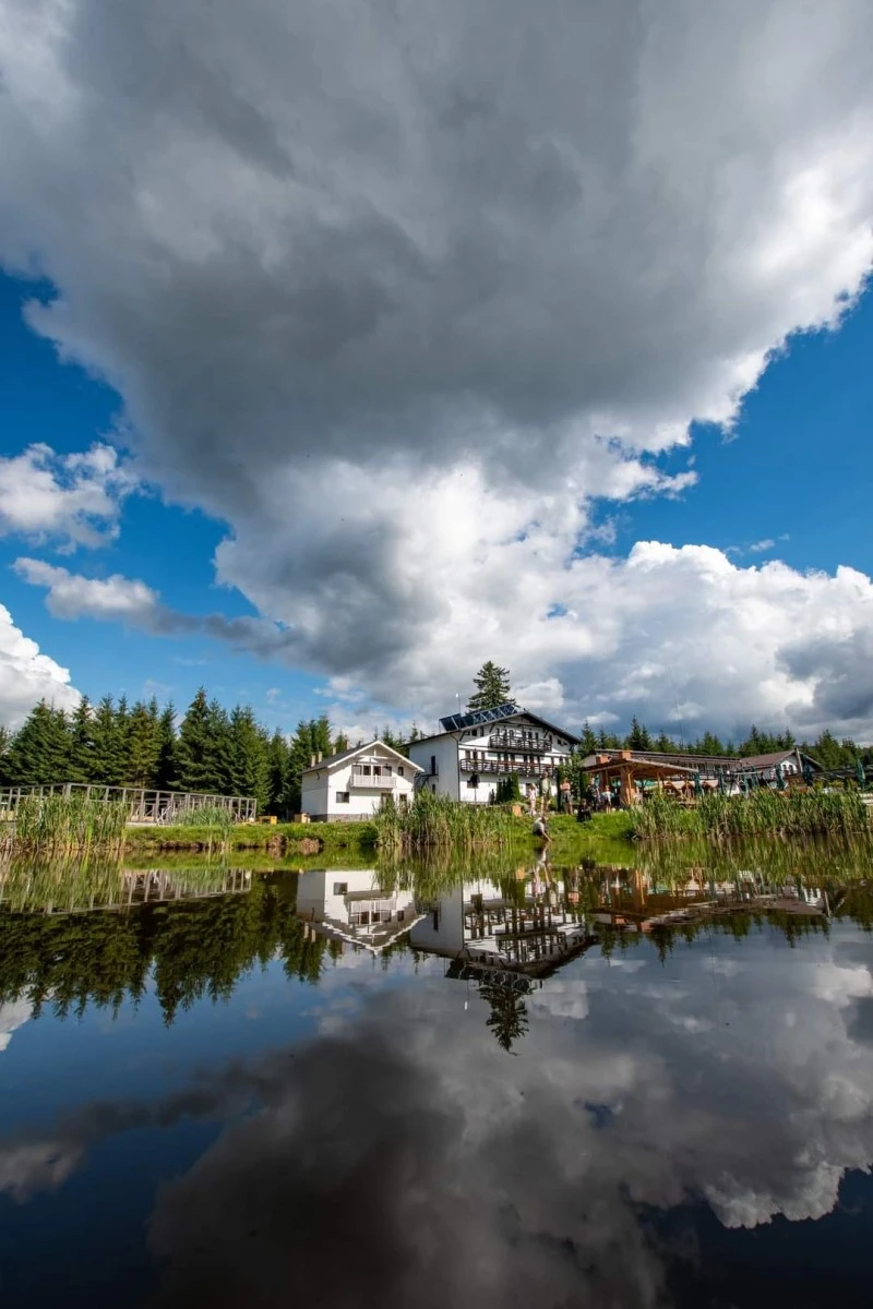 Ciumani Cazare | Motel (K1076-53) Imaginea poate fi supusă drepturilor de autor. Se recomandă contactarea titularului drepturilor.