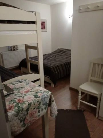 Ciumani Cazare | Motel (K1076-74) Imaginea poate fi supusă drepturilor de autor. Se recomandă contactarea titularului drepturilor.