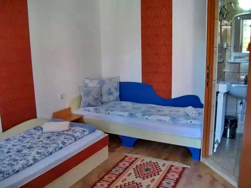 Corund Cazare | Pensiune (K0353-7) Imaginea poate fi supusă drepturilor de autor. Se recomandă contactarea titularului drepturilor.