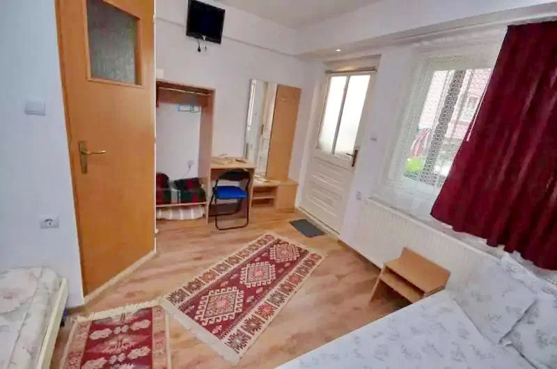 Corund Cazare | Pensiune (K0353-11) Imaginea poate fi supusă drepturilor de autor. Se recomandă contactarea titularului drepturilor.