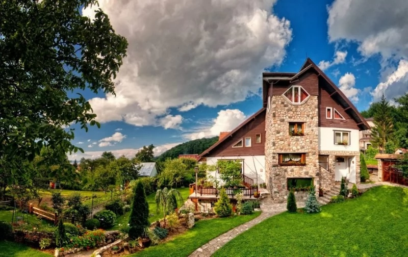 Râșnov Cazare | Motel (K1084-1) Imaginea poate fi supusă drepturilor de autor. Se recomandă contactarea titularului drepturilor.