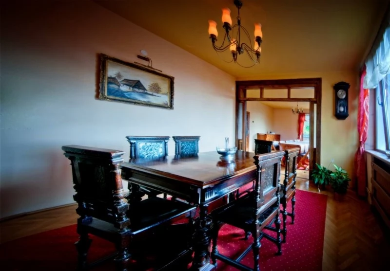 Râșnov Cazare | Motel (K1084-2) Imaginea poate fi supusă drepturilor de autor. Se recomandă contactarea titularului drepturilor.