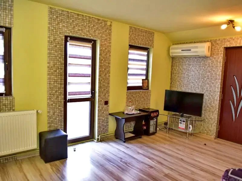 Vălenii de Munte Cazare | Motel (K0806-12) Imaginea poate fi supusă drepturilor de autor. Se recomandă contactarea titularului drepturilor.