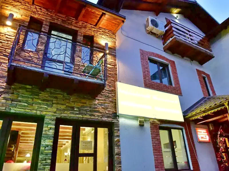 Vălenii de Munte Szállás | Panzió (K0806-56) A kép szerzői jogvédelem alatt állhat. Javasolt a kapcsolatfelvétel a jog tulajdonossal.