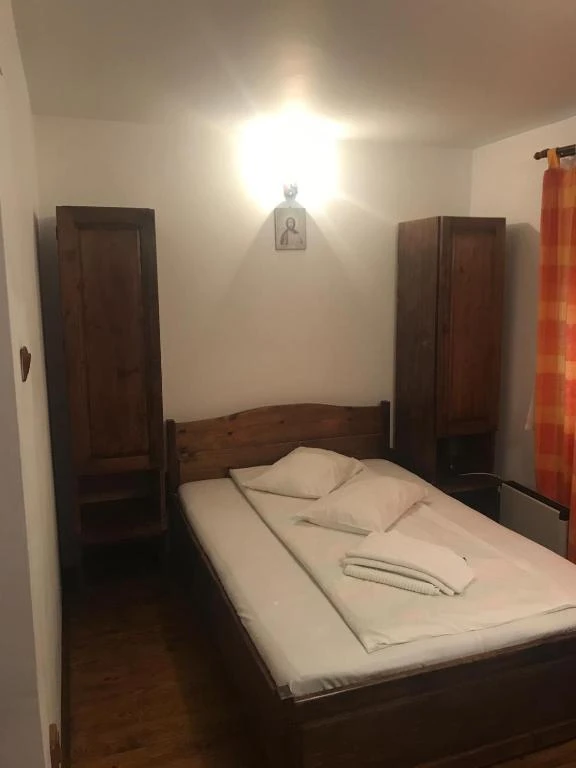 Corbeni Cazare | Pensiune (K0625-29) Imaginea poate fi supusă drepturilor de autor. Se recomandă contactarea titularului drepturilor.