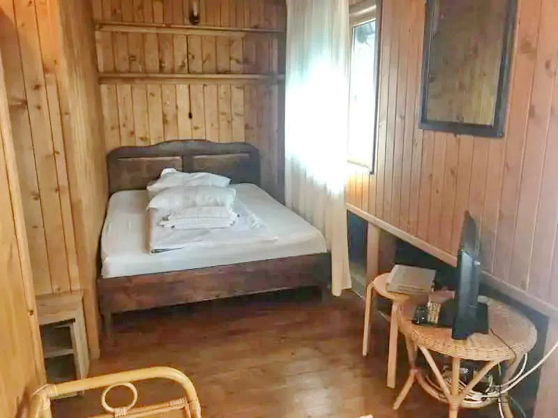 Corbeni Cazare | Pensiune (K0625-33) Imaginea poate fi supusă drepturilor de autor. Se recomandă contactarea titularului drepturilor.