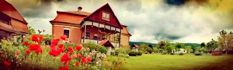 Rugănești Cazare | Hotel**** (K1258-13) Imaginea poate fi supusă drepturilor de autor. Se recomandă contactarea titularului drepturilor.