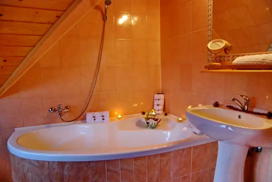 Izvoare Cazare | Sat de vacanță (K0400-7) Imaginea poate fi supusă drepturilor de autor. Se recomandă contactarea titularului drepturilor.