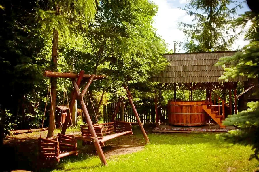 Izvoare Cazare | Sat de vacanță (K0400-20) Imaginea poate fi supusă drepturilor de autor. Se recomandă contactarea titularului drepturilor.