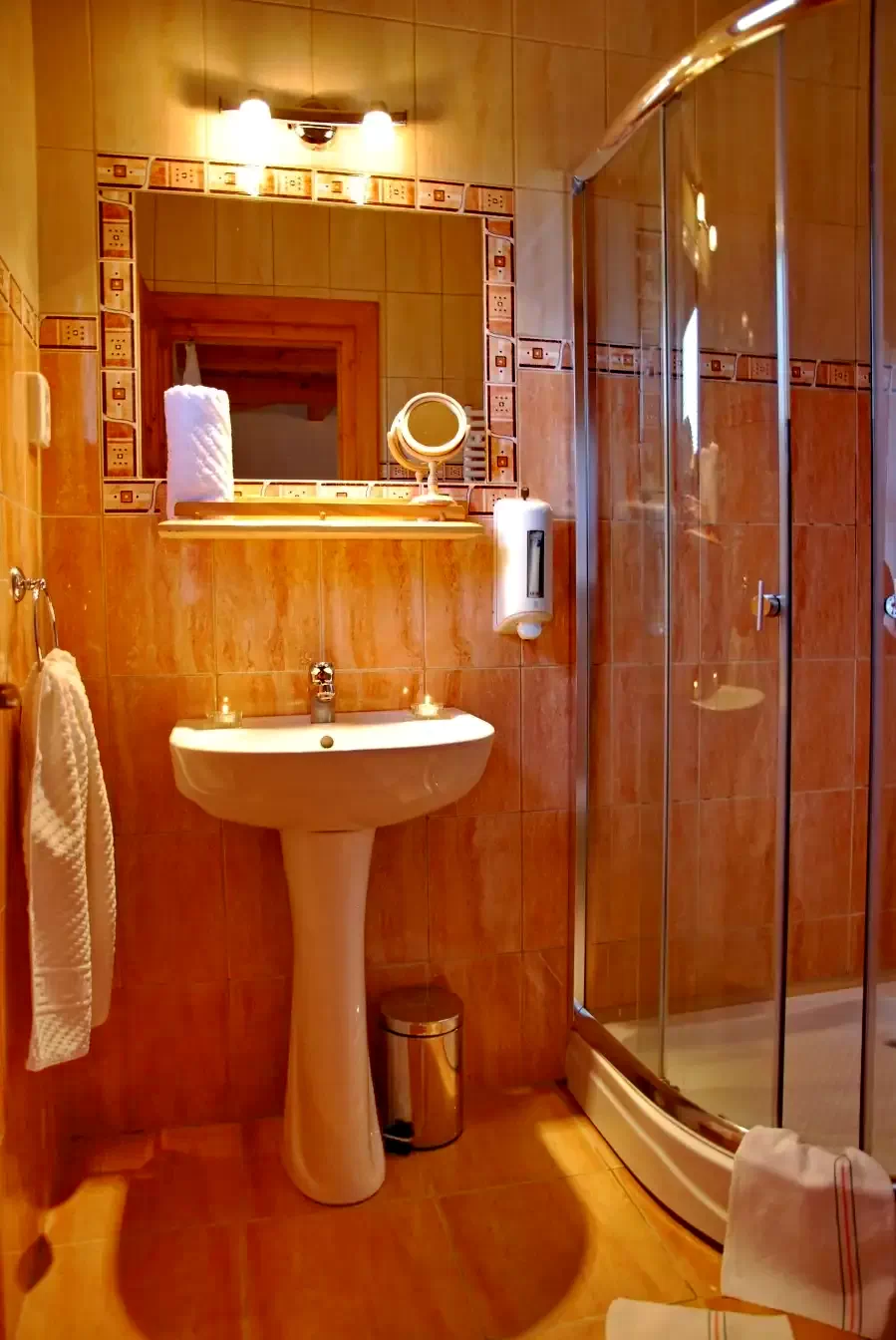 Izvoare Cazare | Cabană (K0400-34) Imaginea poate fi supusă drepturilor de autor. Se recomandă contactarea titularului drepturilor. Izvoare Cazare | Cabană (K0400-34) Imaginea poate fi supusă drepturilor de autor. Se recomandă contactarea titularului drepturilor.