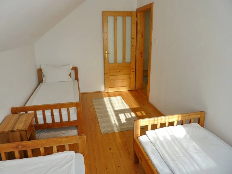 Barajul Zetea Cazare | Sat de vacanță (K0564-41) Imaginea poate fi supusă drepturilor de autor. Se recomandă contactarea titularului drepturilor.