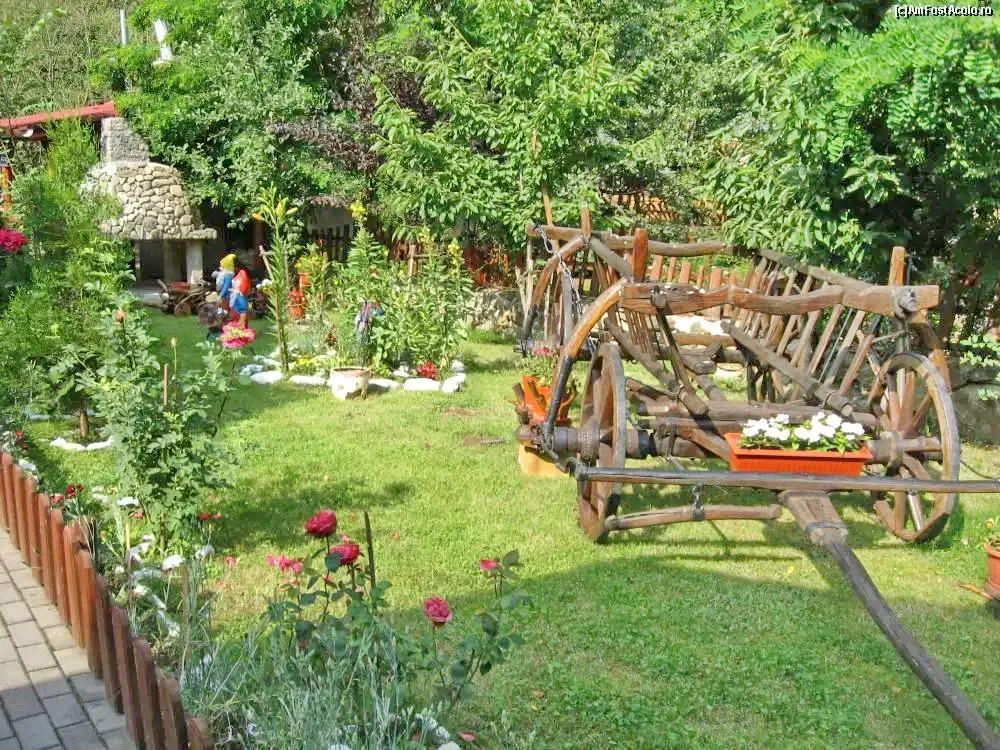 Șugag Cazare | Sat de vacanță (K1364-3) Imaginea poate fi supusă drepturilor de autor. Se recomandă contactarea titularului drepturilor.