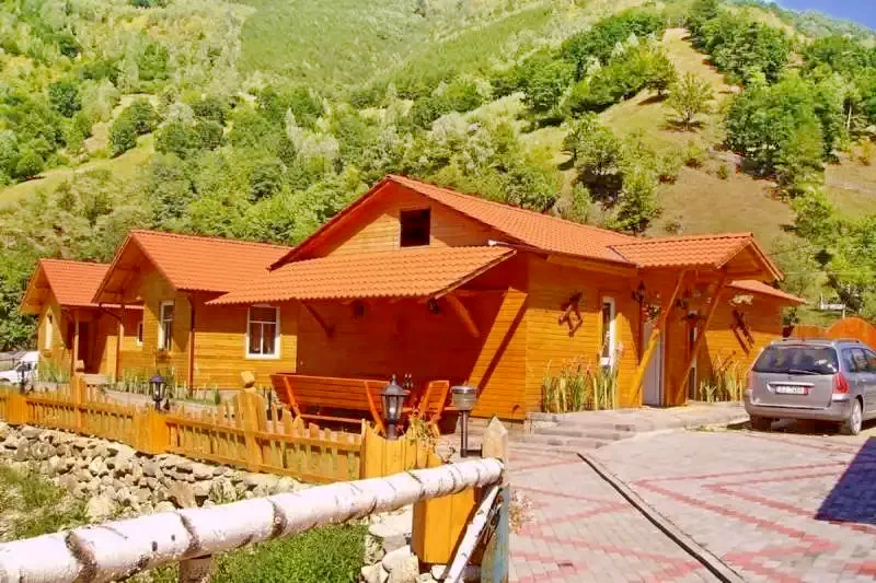 Șugag Cazare | Sat de vacanță (K1364-5) Imaginea poate fi supusă drepturilor de autor. Se recomandă contactarea titularului drepturilor.