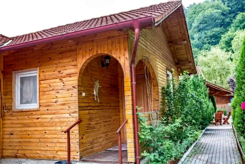 Șugag Cazare | Sat de vacanță (K1364-22) Imaginea poate fi supusă drepturilor de autor. Se recomandă contactarea titularului drepturilor.