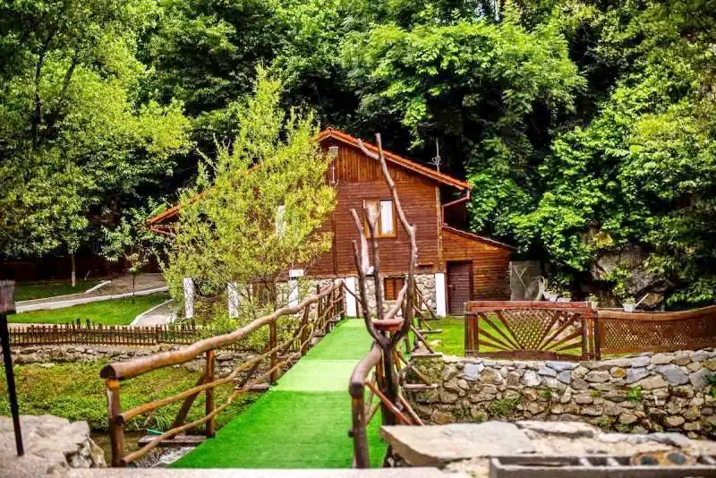 Sugág Szállás | Üdülőfalu (K1364-24) A kép szerzői jogvédelem alatt állhat. Javasolt a kapcsolatfelvétel a jog tulajdonossal.